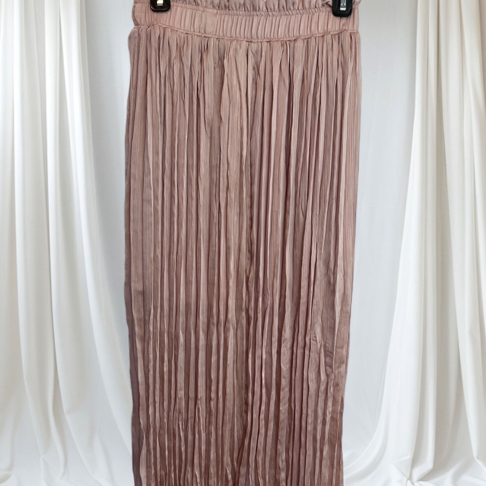 Topshop Pleated Crushed Satin Pink Midi Skirt Size 8 NWOT - Picture 3 of 6
